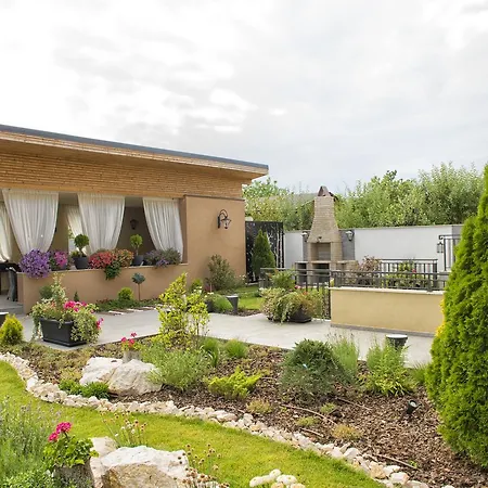 Hotel Pensiunea Nora Prestige&prestige Art 4*