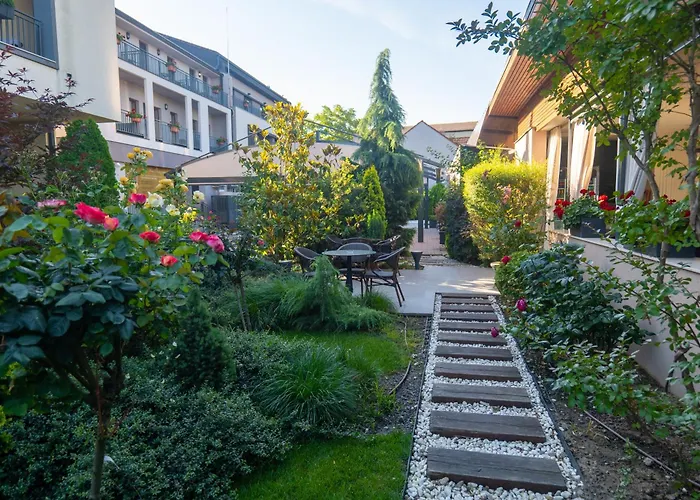 Hotell Nora Prestige 4*