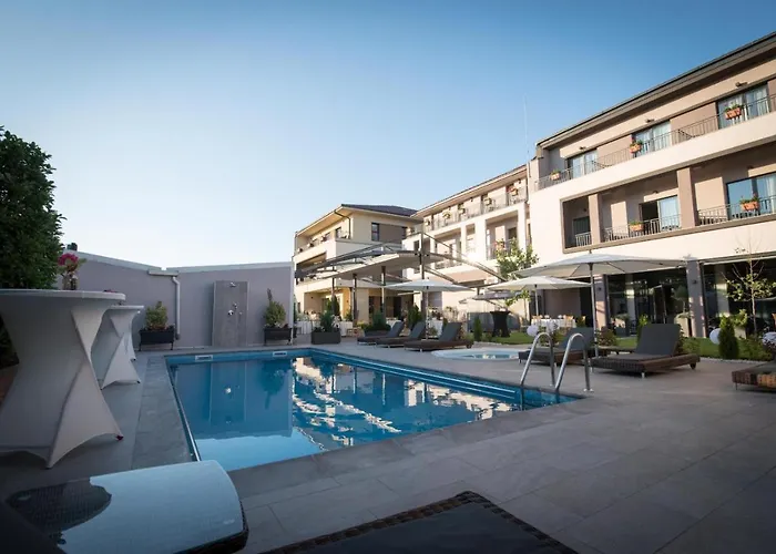 Hotell Nora Prestige