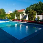Nora Prestige Ξενοδοχείο 4*